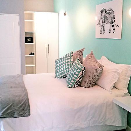 เดอะ ไวบ์ เกสต์ สตูดิโอ Bed & Breakfast สเตลเลนบอช ภายนอก รูปภาพ