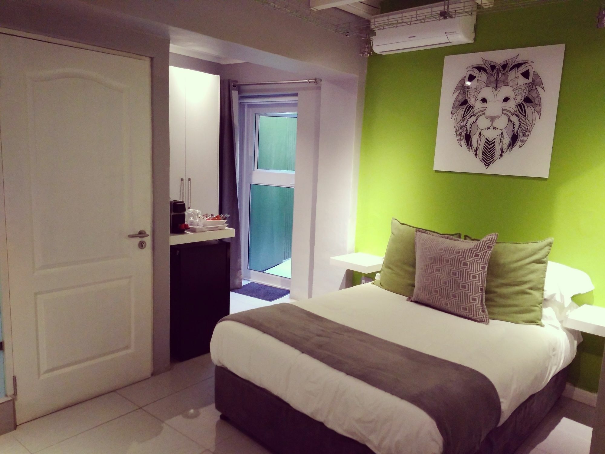 เดอะ ไวบ์ เกสต์ สตูดิโอ Bed & Breakfast สเตลเลนบอช ภายนอก รูปภาพ